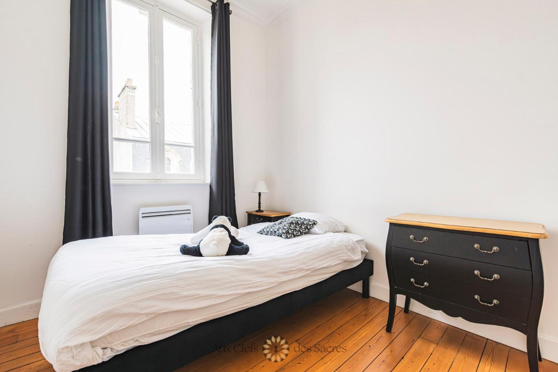 l'Hôtel des Ventes Reims Chativesle Extérieur photo