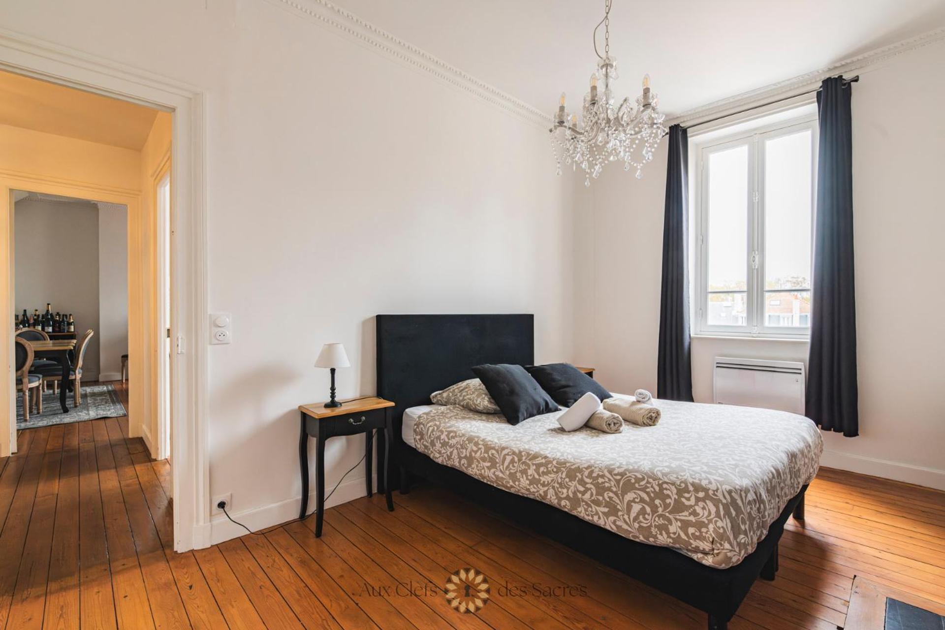 l'Hôtel des Ventes Reims Chativesle Extérieur photo