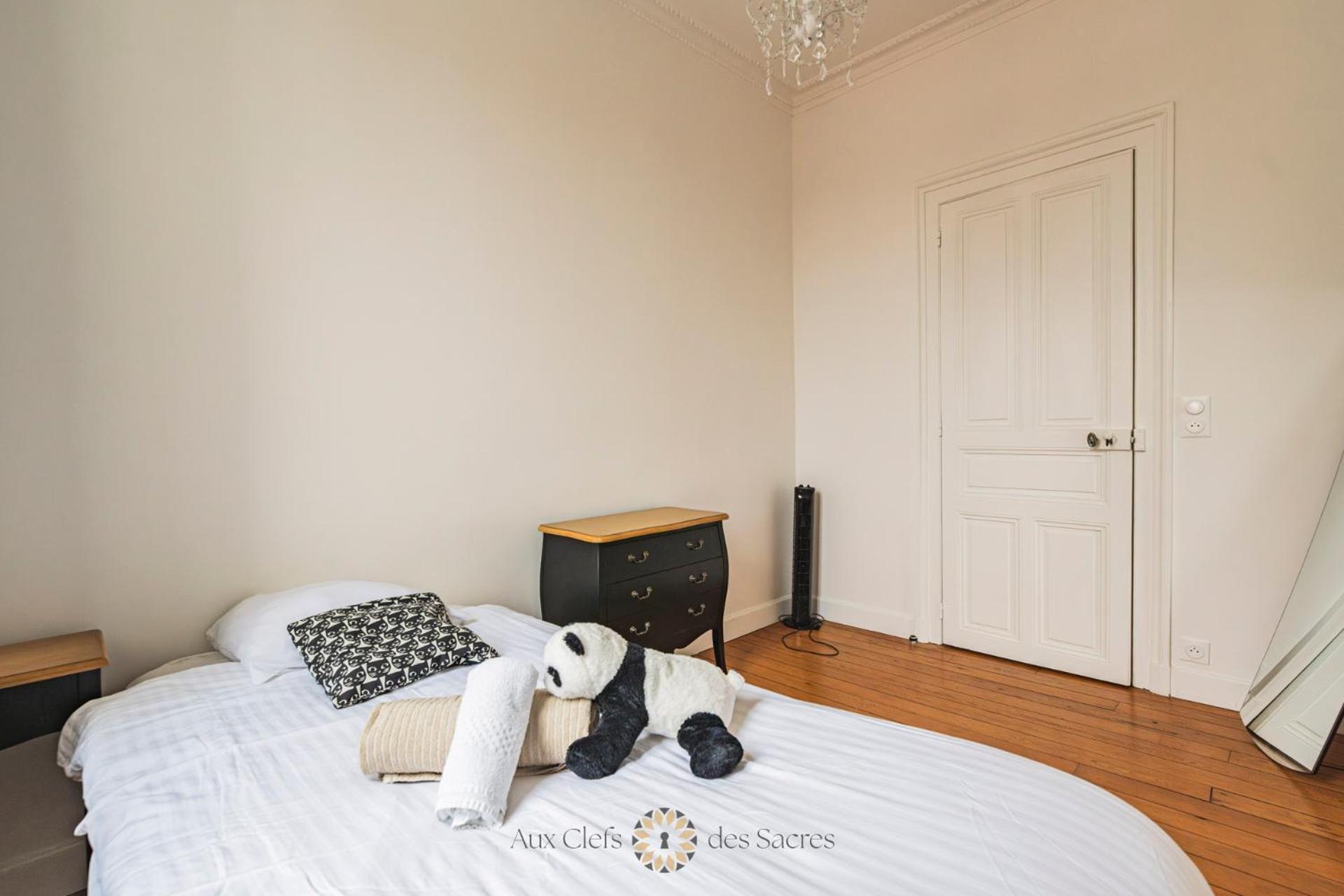 l'Hôtel des Ventes Reims Chativesle Extérieur photo